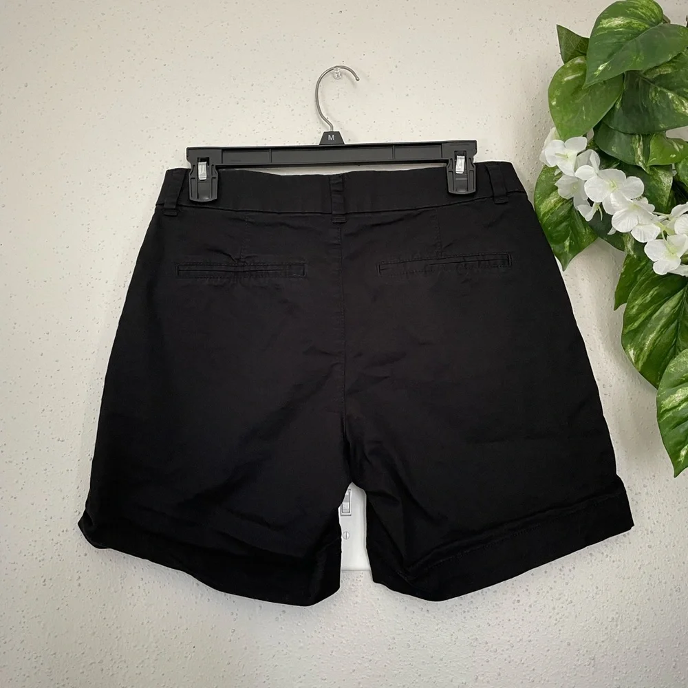 Old Navy black shorts